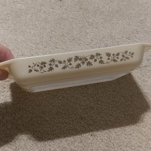 Vintage Pyrex Golden Acorns #548